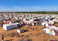 Humanitarna kriza v Sudanu: 30 milijonov ljudi potrebuje pomoč, Slovenija poziva k ukrepanju