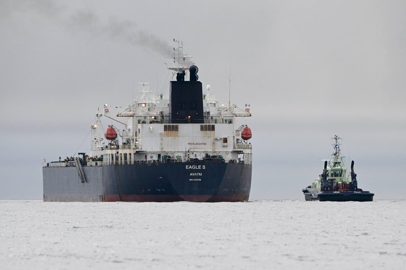 Je tanker, ki je na božič poškodoval električni kabel med Finsko in Estonijo, pod ruskim vplivom? (foto: Profimedia)