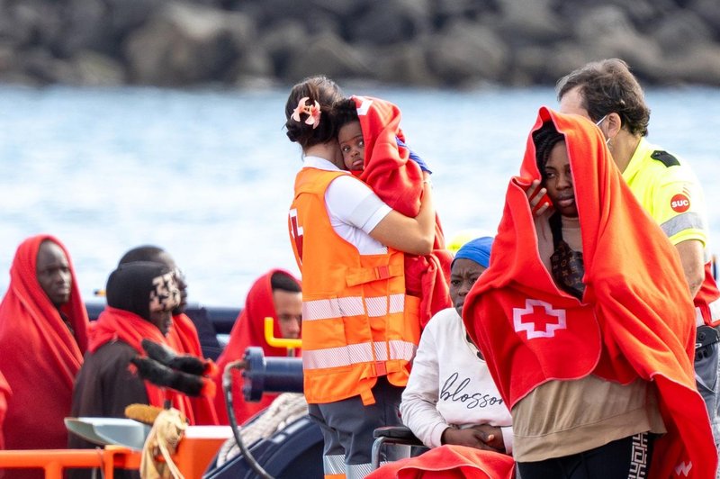 Čudežno božično reševanje: ne boste verjeli, kaj se je zgodilo na čolnu, polnem migrantov (foto: Profimedia)