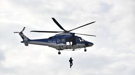 policijski helikopter