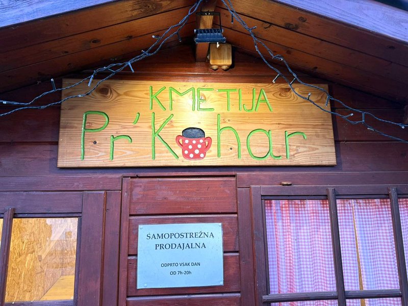 kmetija Pr' Kuhar samopostrezna kmetija Koseze