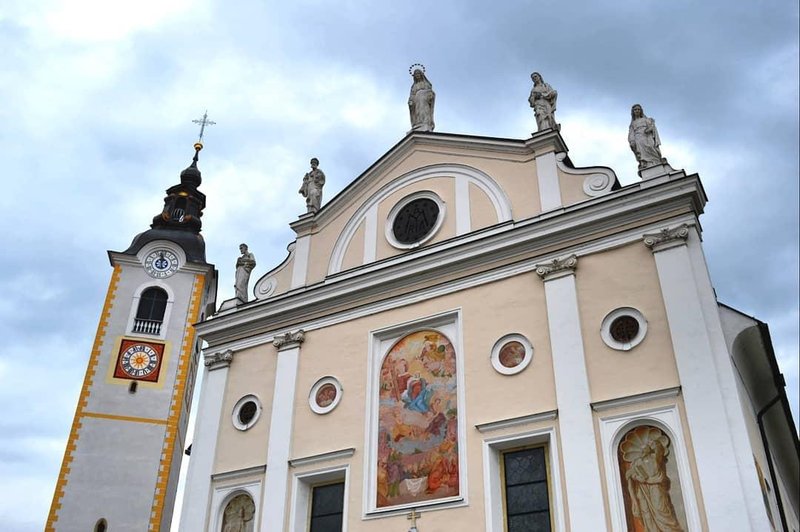 Kamnik Zupnijska cerkev Marijinega Brezmadeznega spocetja