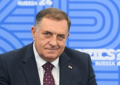 Dodik: "Če si ZDA lahko priključijo Grenlandijo, si Srbija lahko Republiko Srbsko"