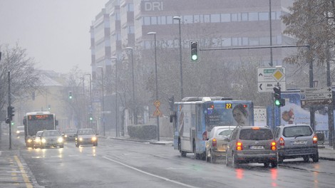 poledica avtobus cesta