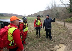 Obsežna iskalna akcija v Cerknem: na delu gasilci, gorski reševalci in vodniki reševalnih psov