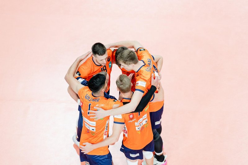 ACH Volley pred odločilno tekmo za evropsko sezono proti Maaseiku (foto: ACH Volley)