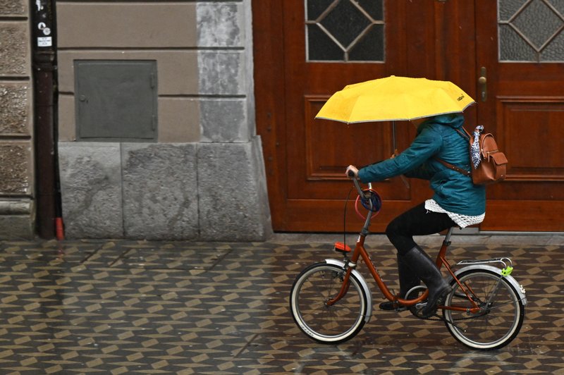 Spremenljivo vreme nam prinaša višje stopinje v spremstvu dežnih kapljic, sprememba prihaja ob koncu tedna (foto: BOBO/Žiga Živulović jr.)