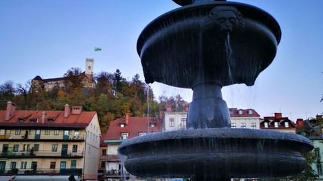 Kdo bi si mislil: v centru Ljubljane danes znana restavracija, včasih pa priljubljeno kopališče, kjer so se dogajale tudi nečednosti