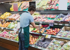 Največja prevara v trgovinah: opazujte, kaj počnejo zaposleni – to je znak, da vas goljufajo