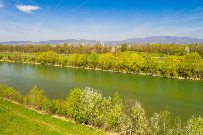 Mirno dopoldne zmotilo grozljivo odkritje: v Savi našli truplo, znane prve podrobnosti (foto: Profimedia)