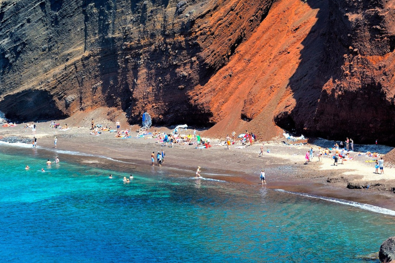 Tudi med Slovenci priljubljena plaža povsem uničena: nič ni ostalo od tega raja na morju (VIDEO) (foto: Profimedia)