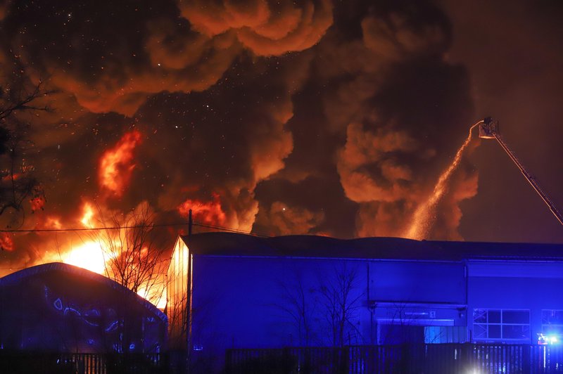 Pričevanje gasilca iz ognjenega pekla: "Požar se je pomikal s tako hitrostjo, da ga je bilo nemogoče zadržati" (foto: Bobo)