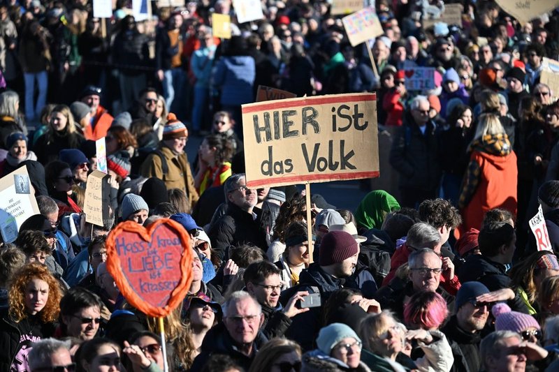 Bavarsko prestolnico preplavili protestniki, njihovo sporočilo je jasno