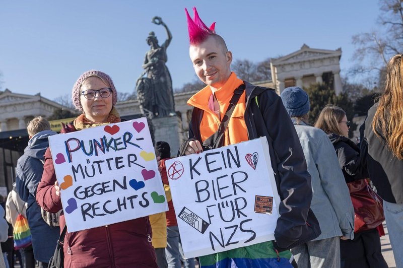 Bavarsko prestolnico preplavili protestniki, njihovo sporočilo je jasno (foto: Profimedia)