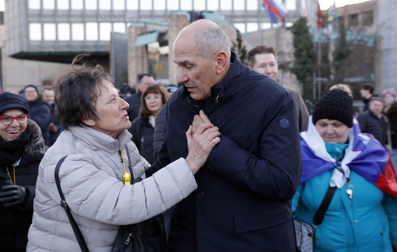 Janez Janša protest upokojenci