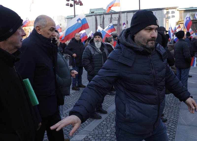 Janez Janša protest upokojenci