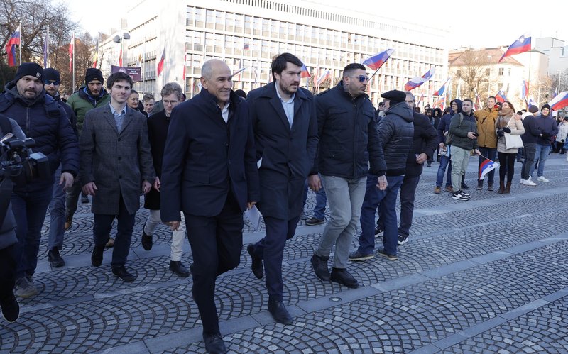 protest upokojenci Janez Janša Luka Simonič