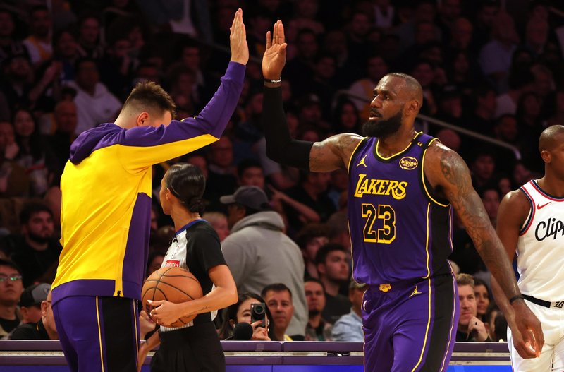 LeBron James Luka Dončić košarka Los Angeles Lakers šport