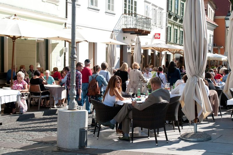 Kavarna v Ljubljani (foto: Profimedia)