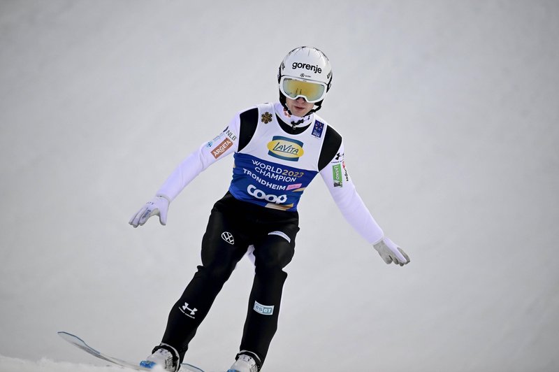 Kakšen dan za Slovenijo! Novi svetovni prvak na veliki skakalnici postal Domen Prevc (foto: Profimedia)