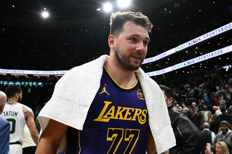 Lakersi Luke Dončića prekinili zmagoviti niz: aktualni prvaki so bili pretrd oreh (foto: Profimedia)