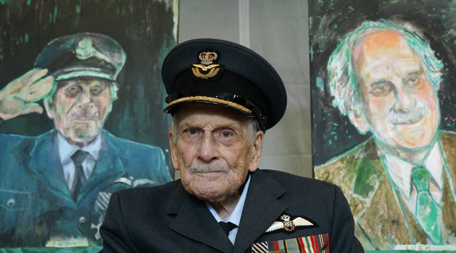 Odhajajo največji heroji: umrl zadnji še živeči pilot, ki se je boril proti Hitlerjevi vojski (foto: Profimedia)