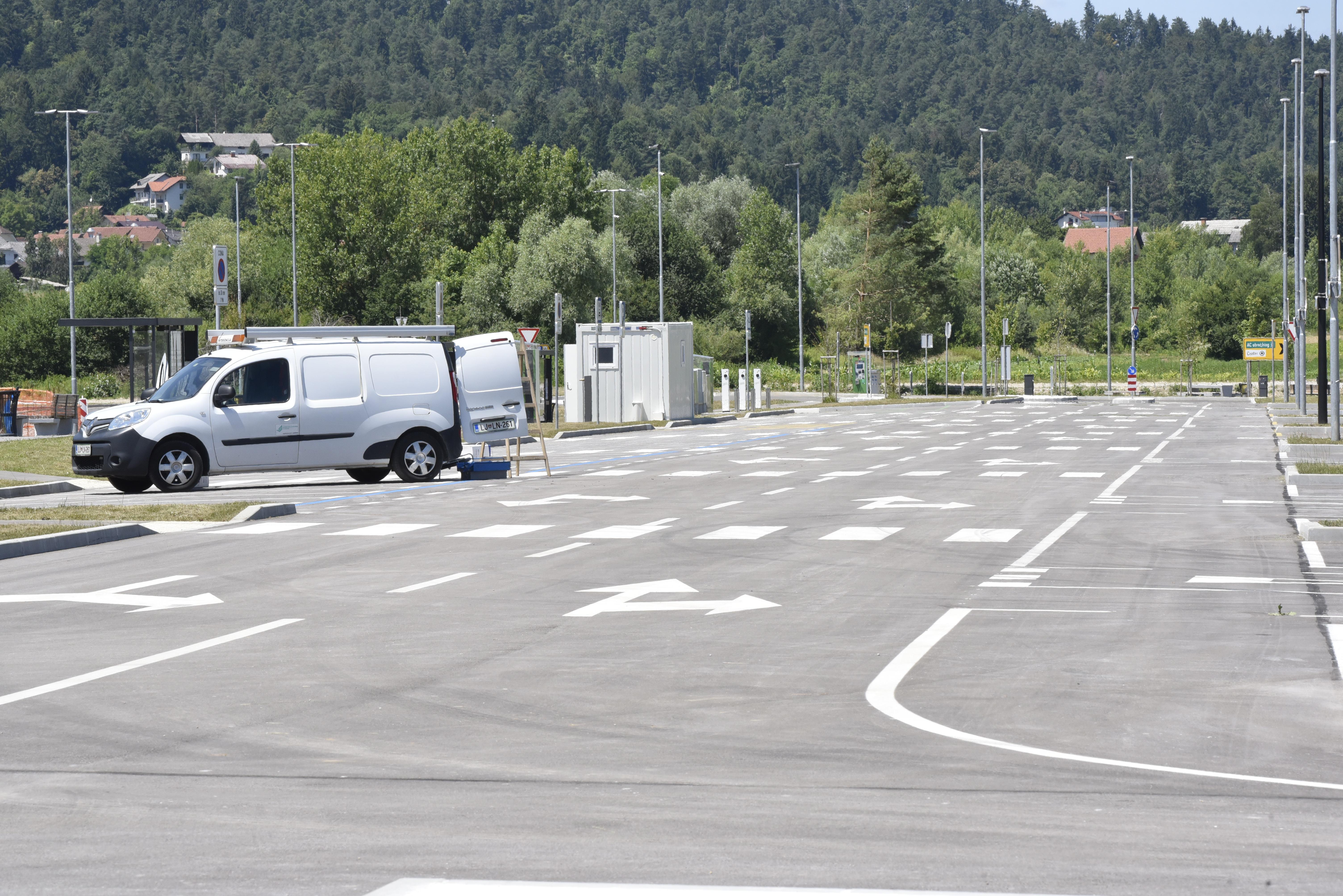 Poleg parkiranja in vožnje z avtobusom boste na nekaterih P+R parkiriščih opravili tudi to ...